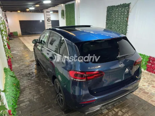 مرسيدس B 200 2022 أزرق غامق مستعملة للبيع - 3