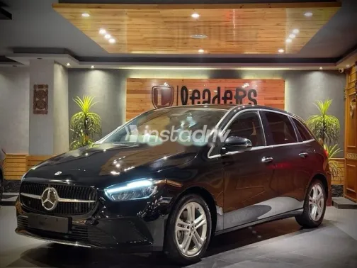 Mercedes B 200 2023 Black Used for Sale - 5