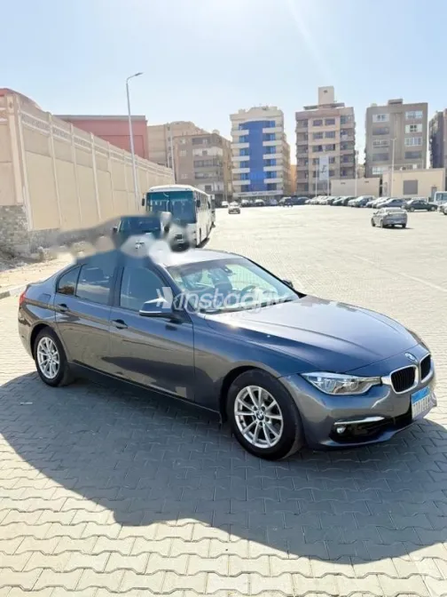 بي ام دبليو 318 2018 رمادي مستعملة للبيع - 2