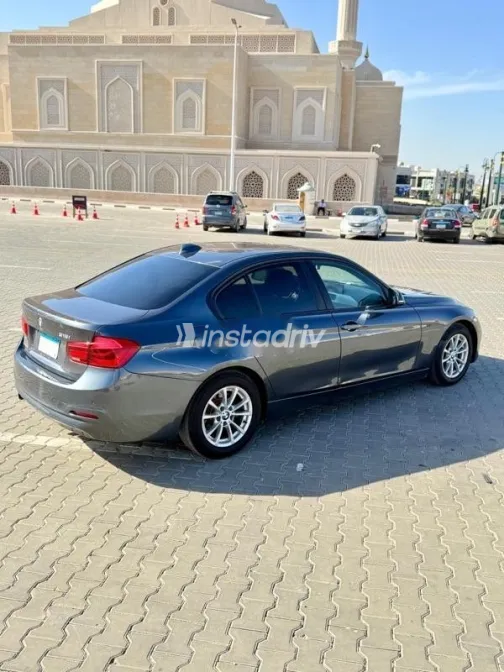 بي ام دبليو 318 2018 رمادي مستعملة للبيع - 5