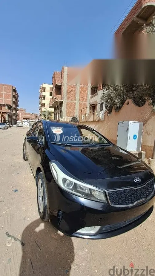 كيا سيراتو 2017 أسود مستعملة للبيع - 2