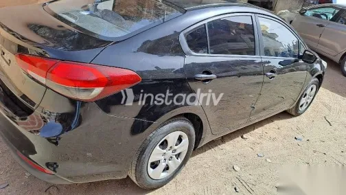 كيا سيراتو 2017 أسود مستعملة للبيع - 3