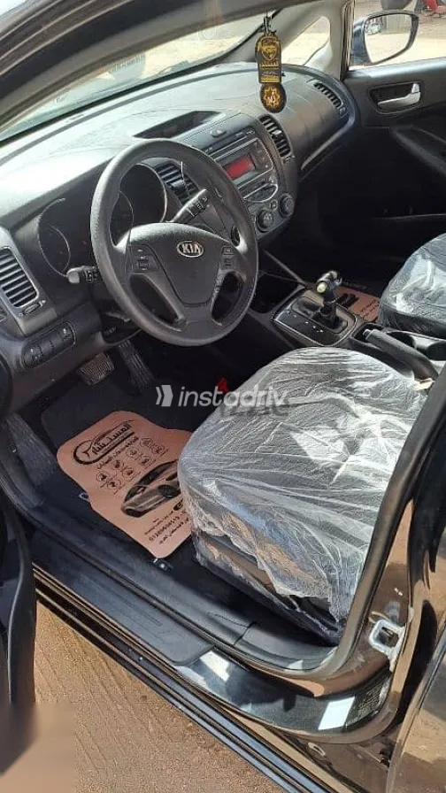 كيا سيراتو 2017 أسود مستعملة للبيع - 10