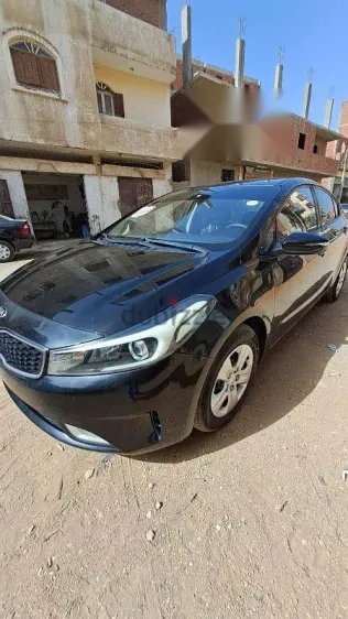 كيا سيراتو 2017 أسود مستعملة للبيع