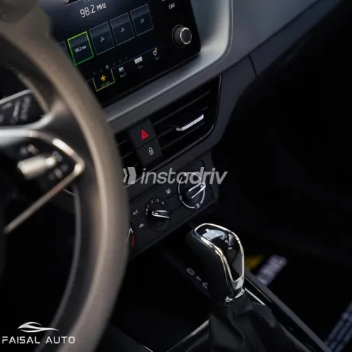 سكودا كاميك 2023 أبيض مستعملة للبيع - 7