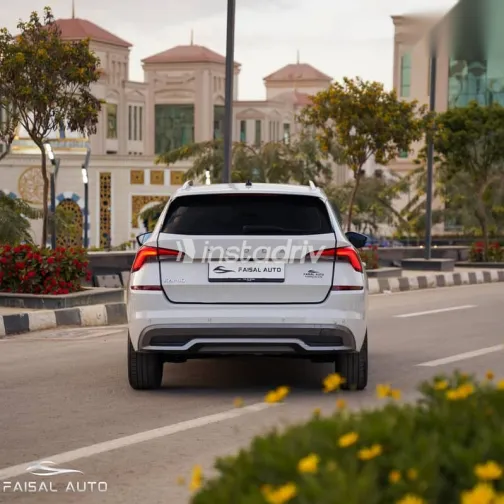 سكودا كاميك 2023 أبيض مستعملة للبيع - 10