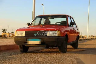 فيات شاهين 1995 أحمر مستعملة للبيع