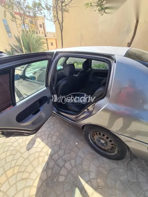 رينو كليو 2003 رمادي مستعملة للبيع - 7