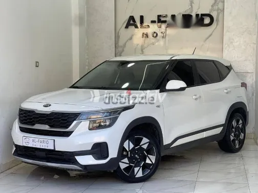 Kia Seltos 2022 White Used for Sale - 2