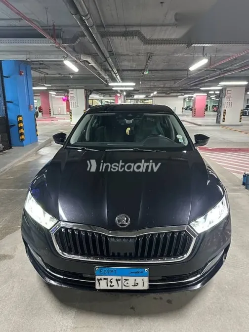 سكودا اوكتافيا 2023 أسود مستعملة للبيع - 1