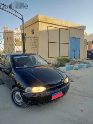 فيات سينا 2002 أسود مستعملة للبيع