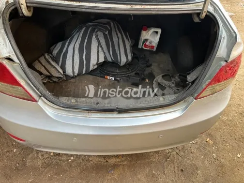 هيونداي اكسنت RB 2012 فضي مستعملة للبيع - 5