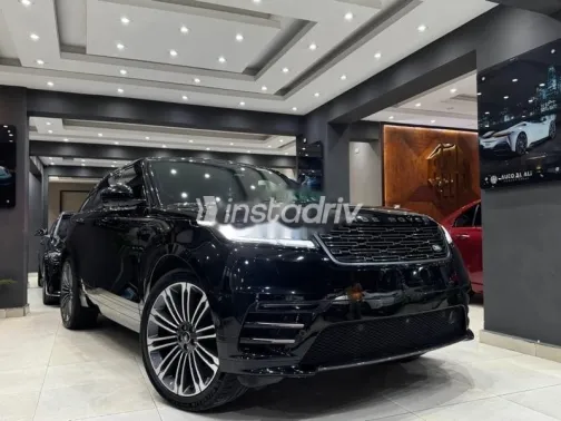 لاند روفر فيلار 2024 أسود مستعملة للبيع - 1