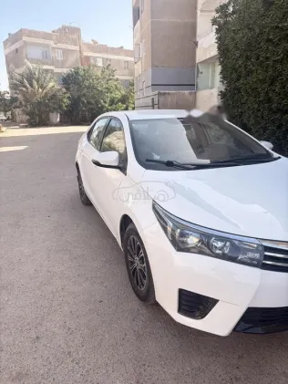 Toyota Corolla 2015 White Used for Sale
