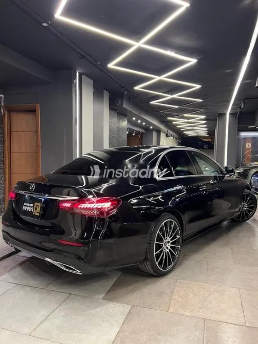 Mercedes E 200 AMG 2021 Black Used for Sale - 3