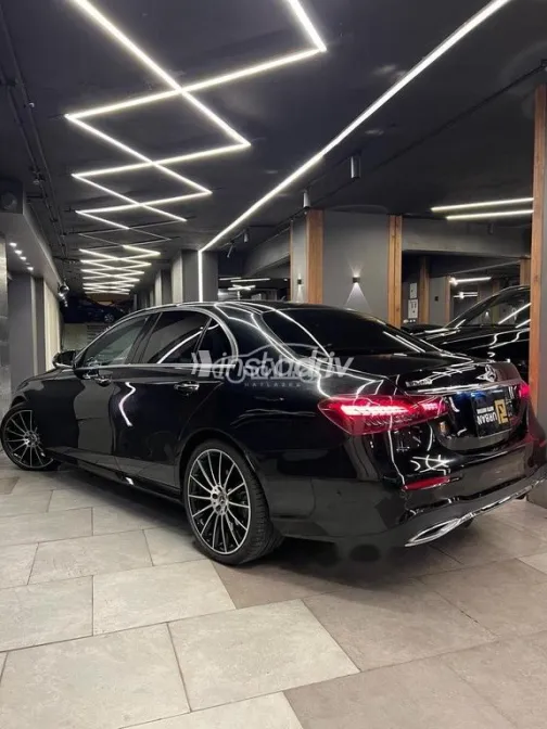 Mercedes E 200 AMG 2021 Black Used for Sale - 4