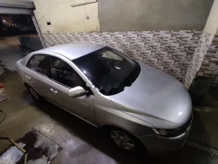 كيا سيراتو 2011 فضي مستعملة للبيع