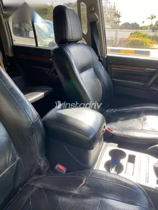 ميتسوبيشي باجيرو 2007 أسود مستعملة للبيع - 5