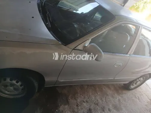 هيونداي اكسنت 2005 فضي مستعملة للبيع - 6