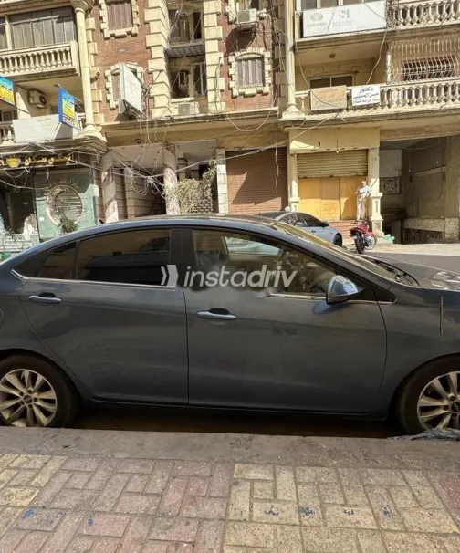 Chery Arrizo 5 2021 White Used for Sale - 3