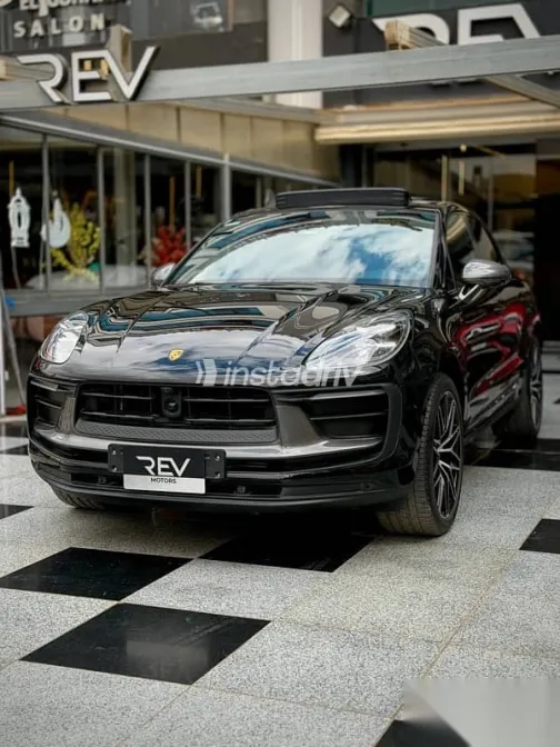 بورش ماكان 2024 أسود مستعملة للبيع - 1