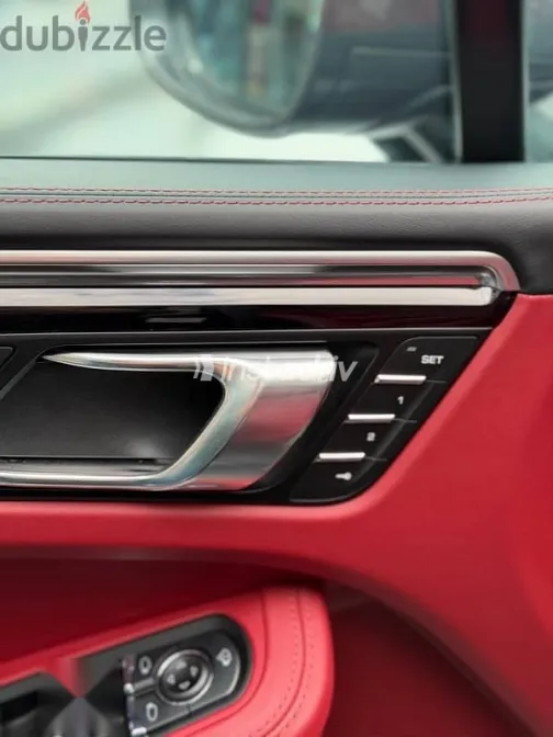 بورش ماكان 2024 أسود مستعملة للبيع - 2