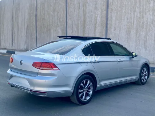 فولكس فاغن باسات 2019 أبيض مستعملة للبيع - 1