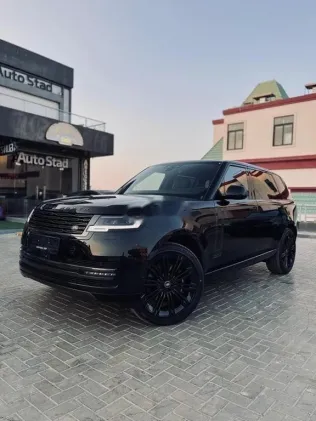 لاند روفر رنج روفر فوج 2025 أسود مستعملة للبيع