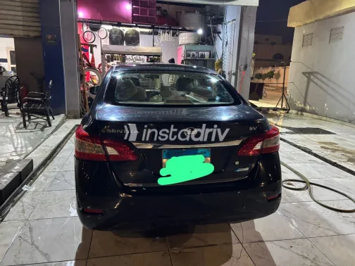 نيسان سنترا 2018 أبيض مستعملة للبيع - 2