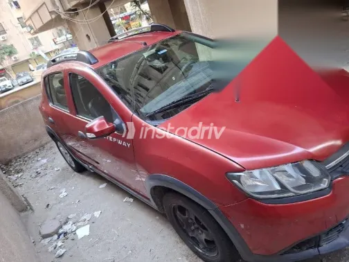 رينو سانديرو 2015 أحمر مستعملة للبيع - 4