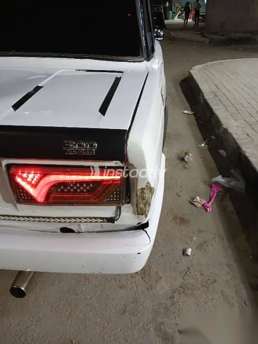 لادا 2107 2009 أبيض مستعملة للبيع - 6