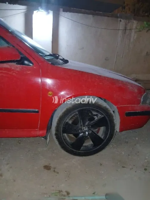 سكودا اوكتافيا 1998 أحمر مستعملة للبيع - 1