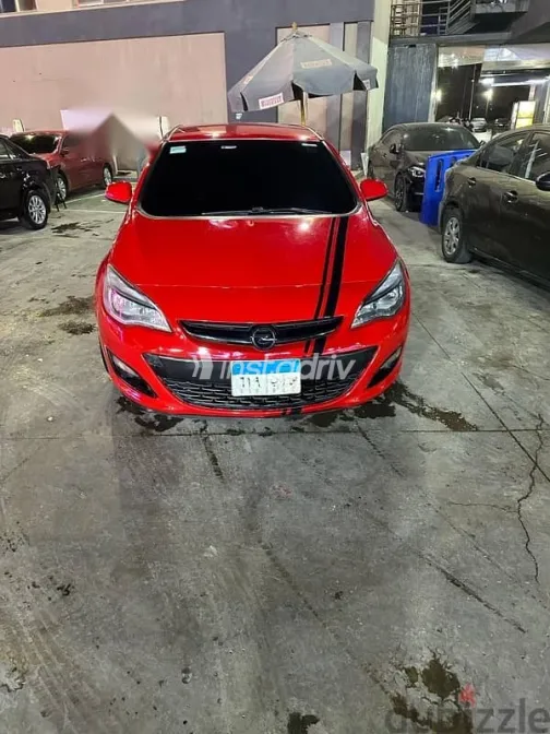 اوبل أسترا 2015 أحمر مستعملة للبيع - 2