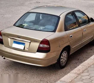 دايو نوبيرا 2005 ذهبي مستعملة للبيع