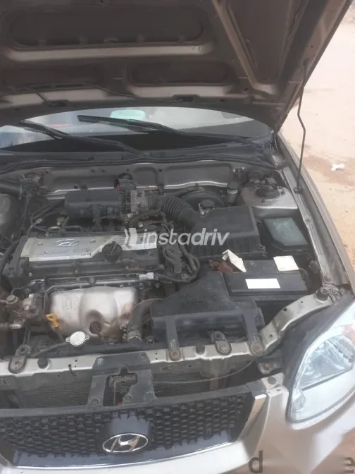 Hyundai Verna 2014 White Used for Sale - 4