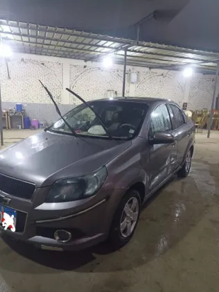 شيفروليه افيو 2014 فضي مستعملة للبيع