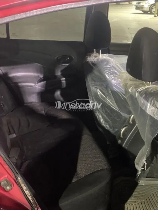 نيسان صنى 2018 أحمر مستعملة للبيع - 2