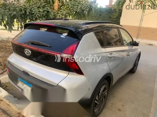 هيونداي بايون 2022 فضي مستعملة للبيع - 2