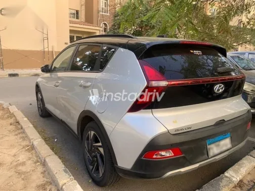 هيونداي بايون 2022 فضي مستعملة للبيع - 6