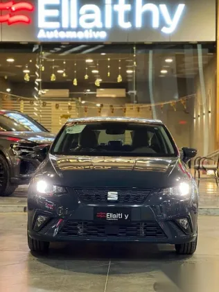 سيات ابيزا 2026 رمادي جديدة للبيع