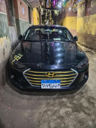 هيونداي إلنترا اى دى 2017 أسود مستعملة للبيع