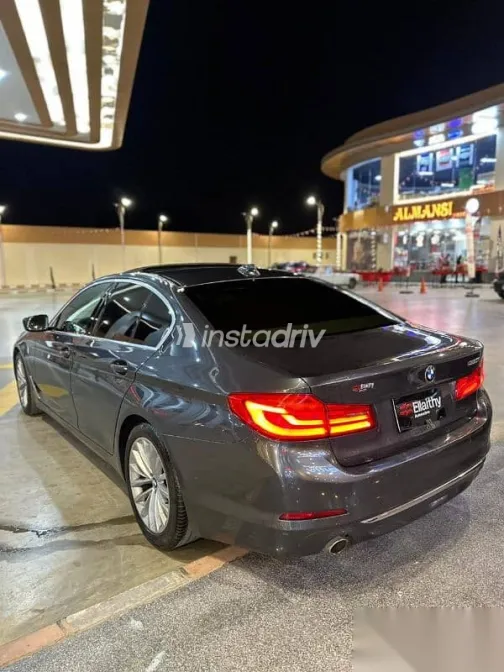 بي ام دبليو 520 2019 رمادي مستعملة للبيع - 6