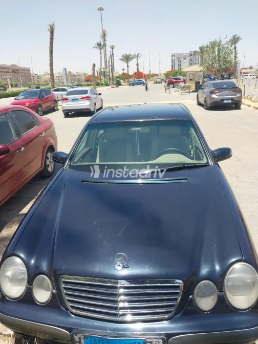 Mercedes E 200 2001 White Used for Sale - 3