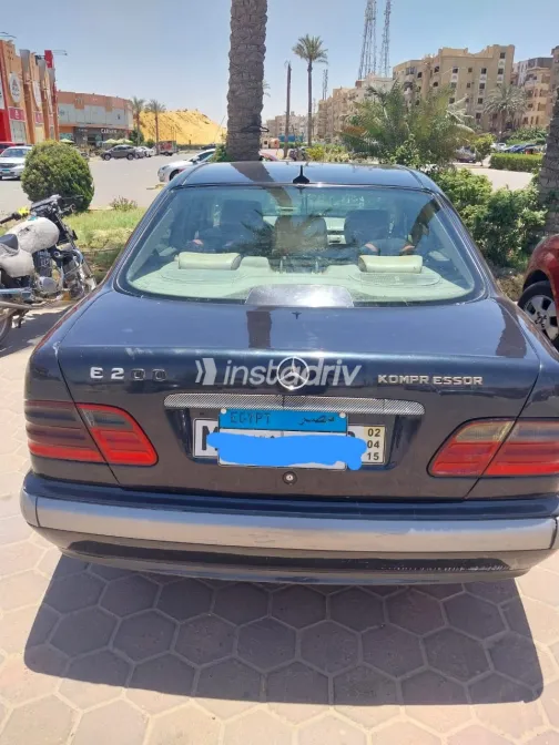 Mercedes E 200 2001 White Used for Sale - 4