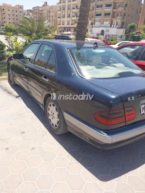 Mercedes E 200 2001 White Used for Sale - 5