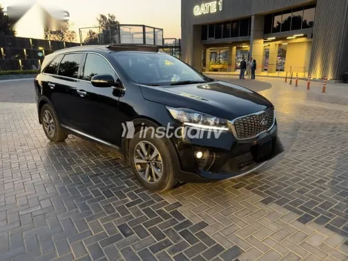 كيا سورينتو 2019 أسود مستعملة للبيع - 2
