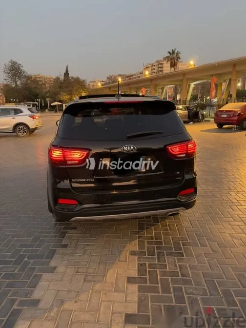 كيا سورينتو 2019 أسود مستعملة للبيع - 6