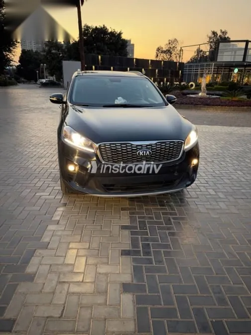 كيا سورينتو 2019 أسود مستعملة للبيع - 9