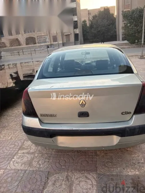 رينو كليو 2003 فضي مستعملة للبيع - 2