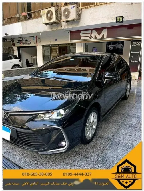 تويوتا كورولا 2022 أبيض مستعملة للبيع - 1